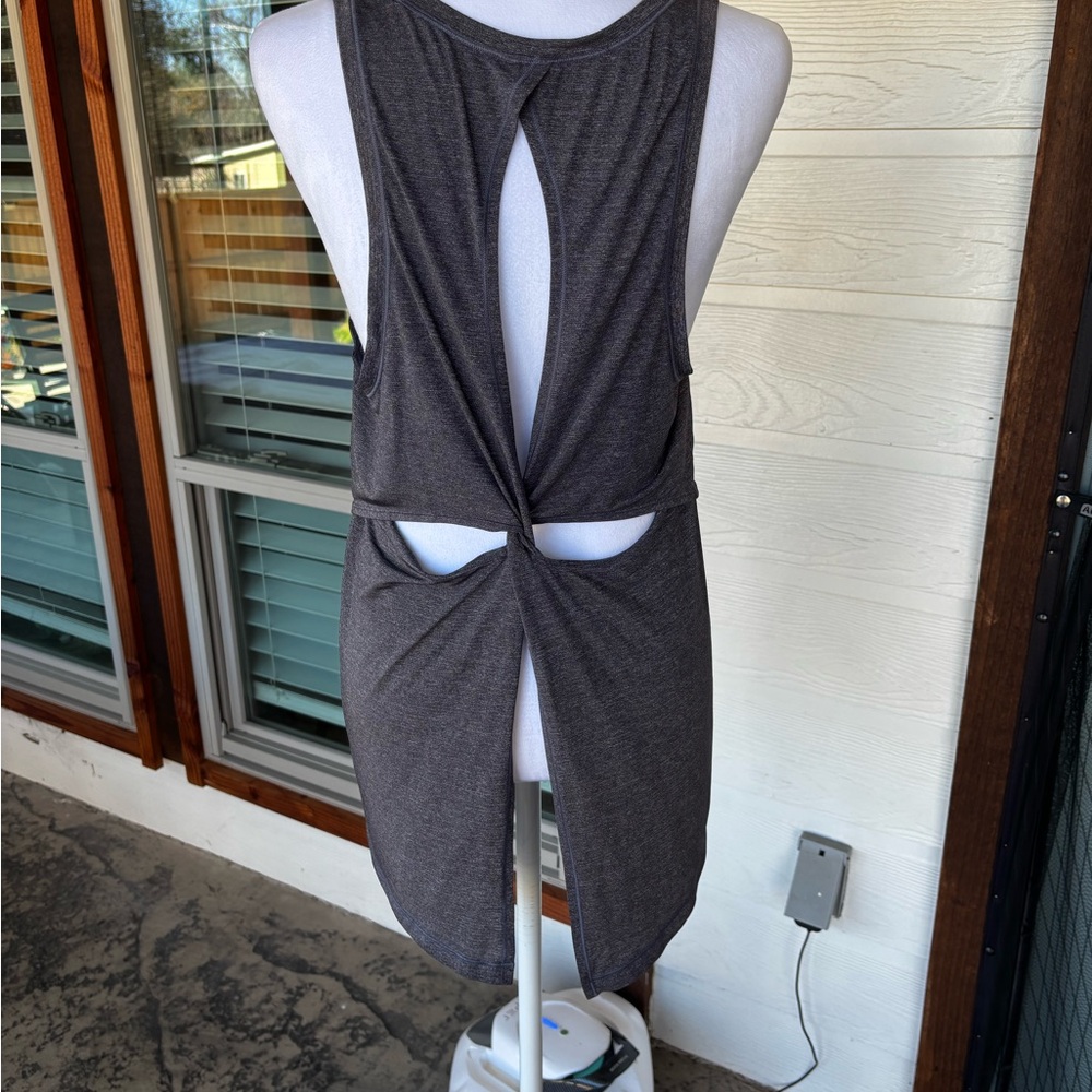 Lululemon Gray Open Back Twist Tank Top Size 8 - Picture 4 of 6